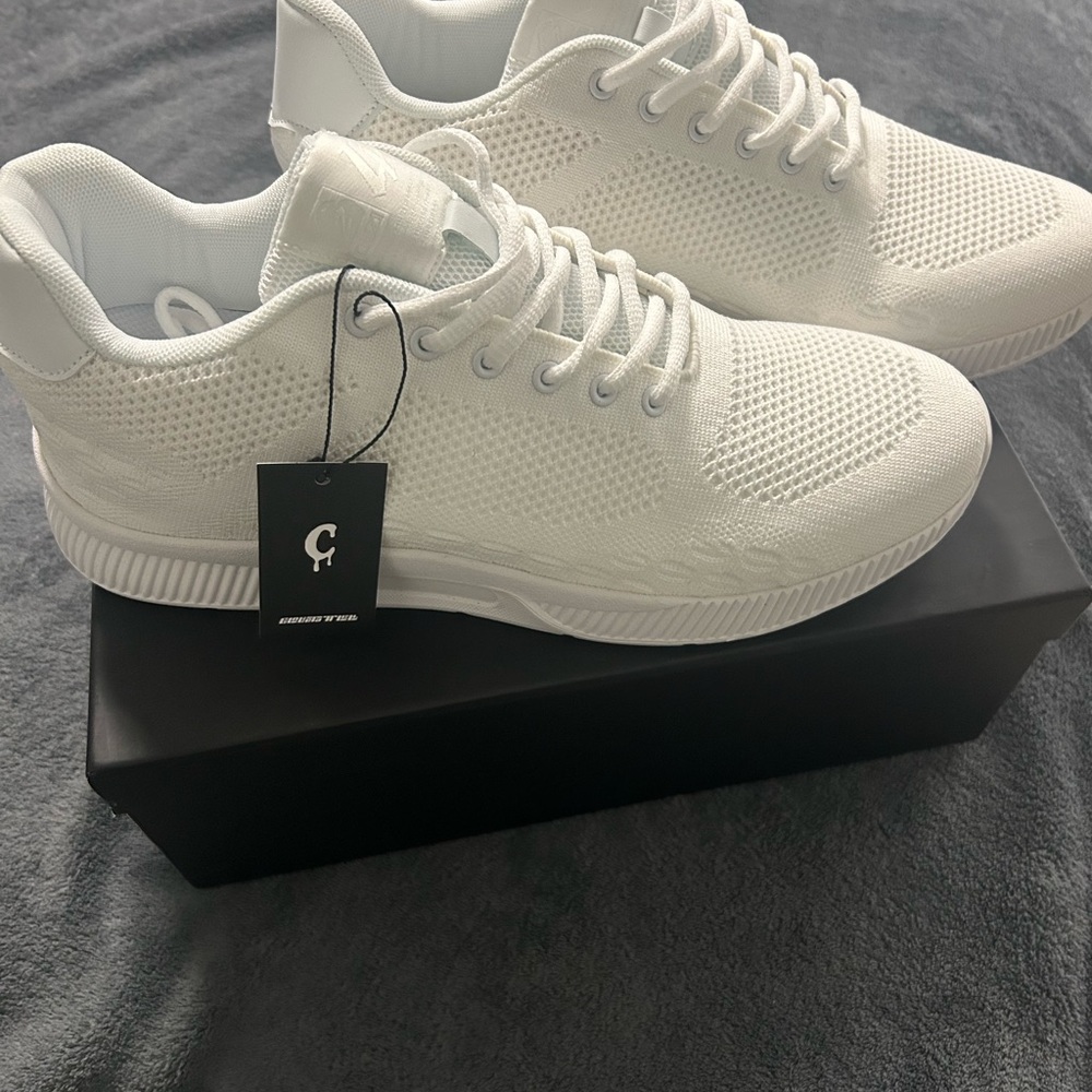 Conzuri athletic shoes sz12